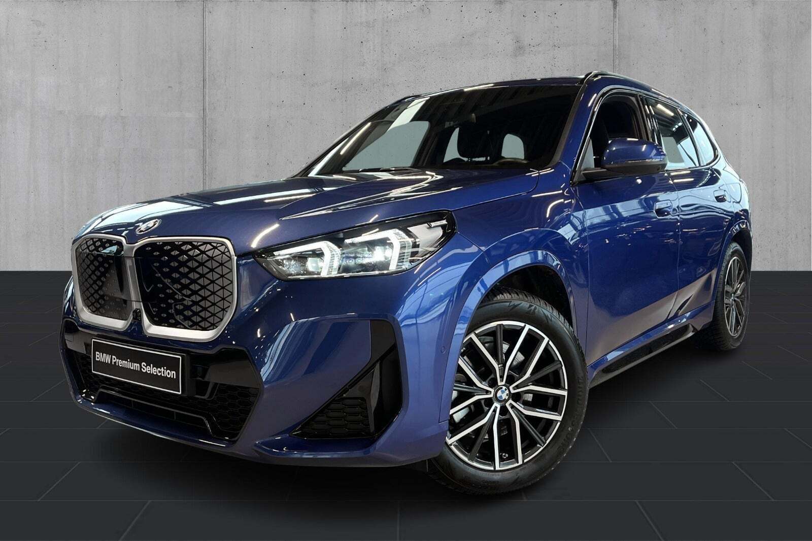 BMW iX1 xDrive30 Fully Charged