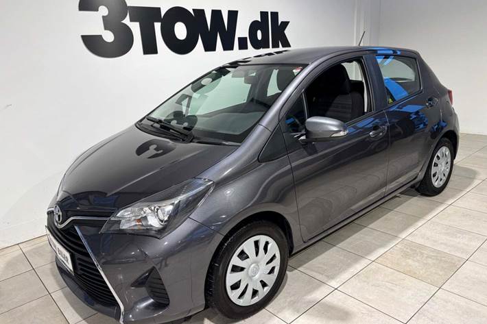 Grå Toyota Yaris fra 2017 set udefra
