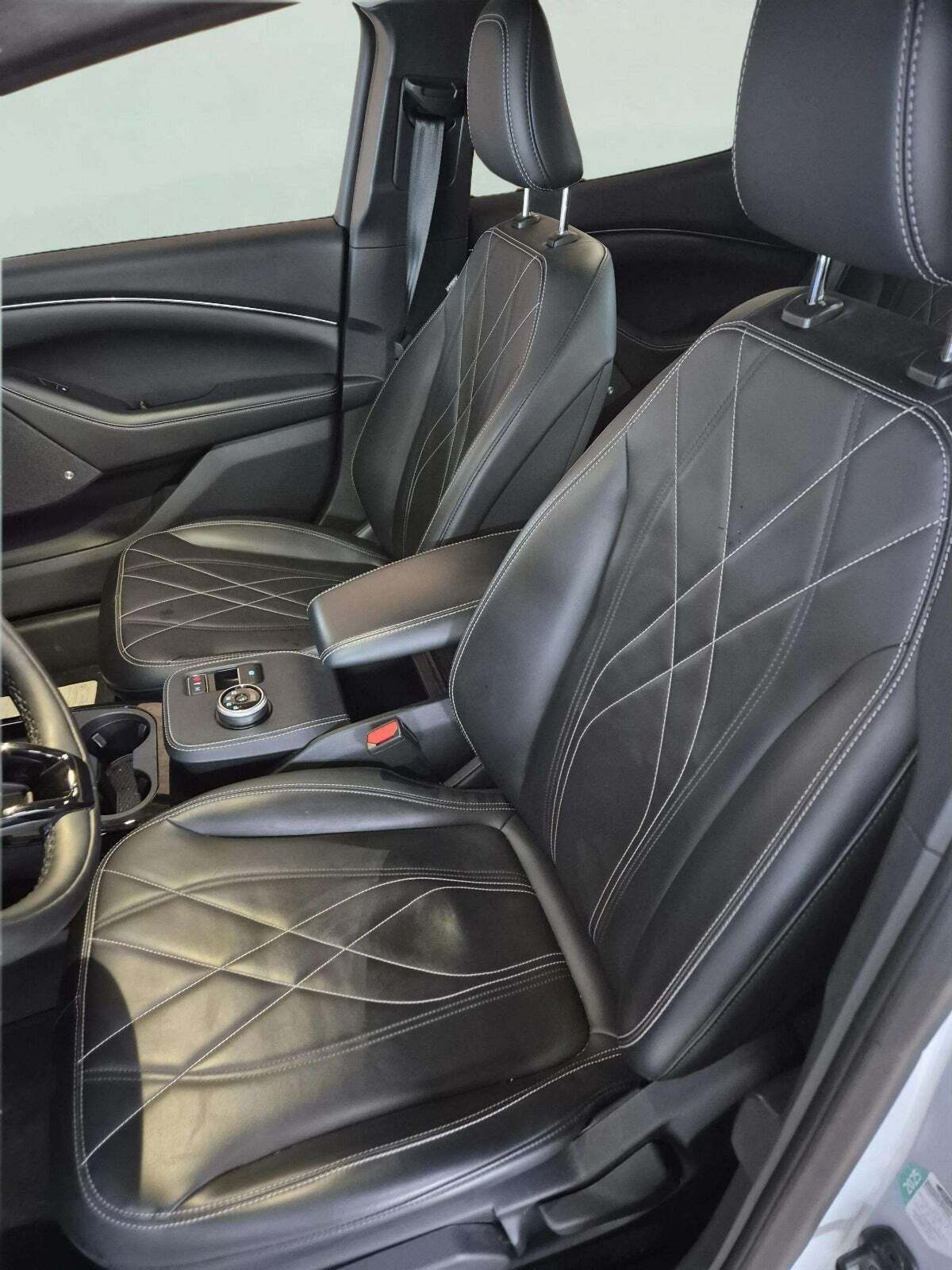 Ford Mustang Mach-E 68 Standard Range