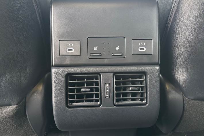 Blå Toyota BZ4X fra 2025