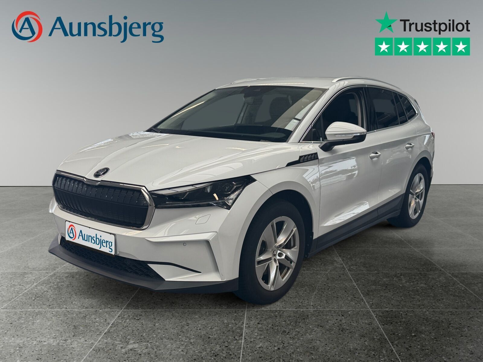 Hvid Skoda Enyaq fra 2023
