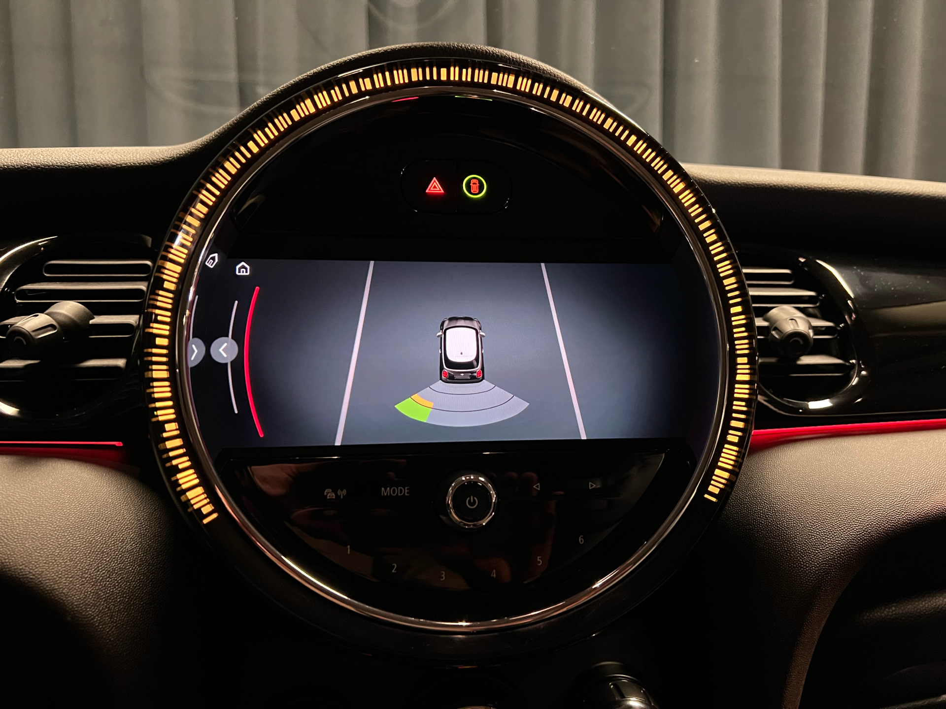 Sølv Mini Cooper fra 2023