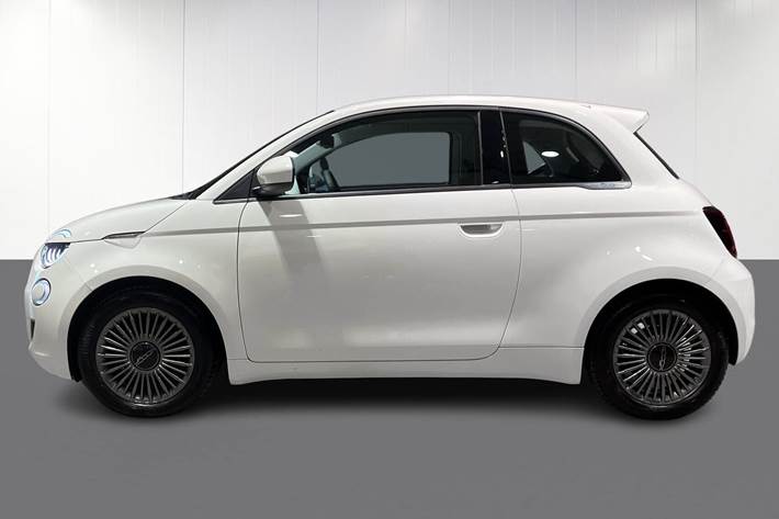 Hvid Fiat 500e fra 2022