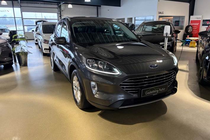 Grå Ford Kuga fra 2021