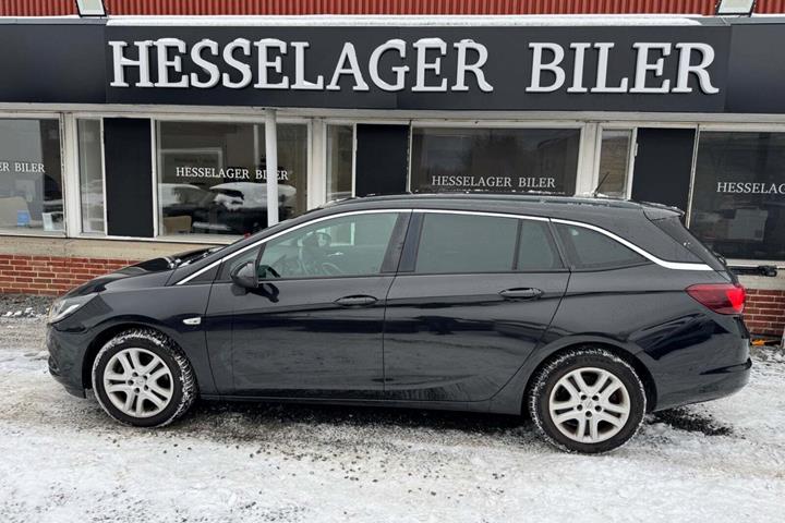 Sort Opel Astra fra 2016