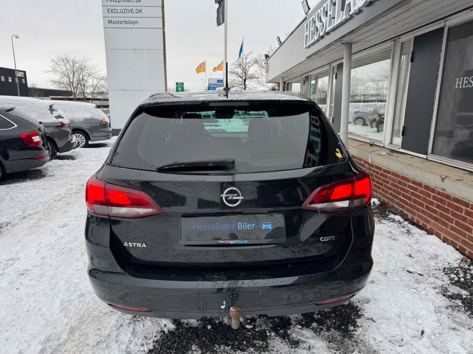 Sort Opel Astra fra 2016