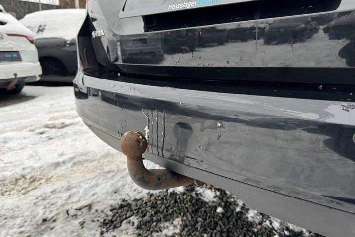 Sort Opel Astra fra 2016
