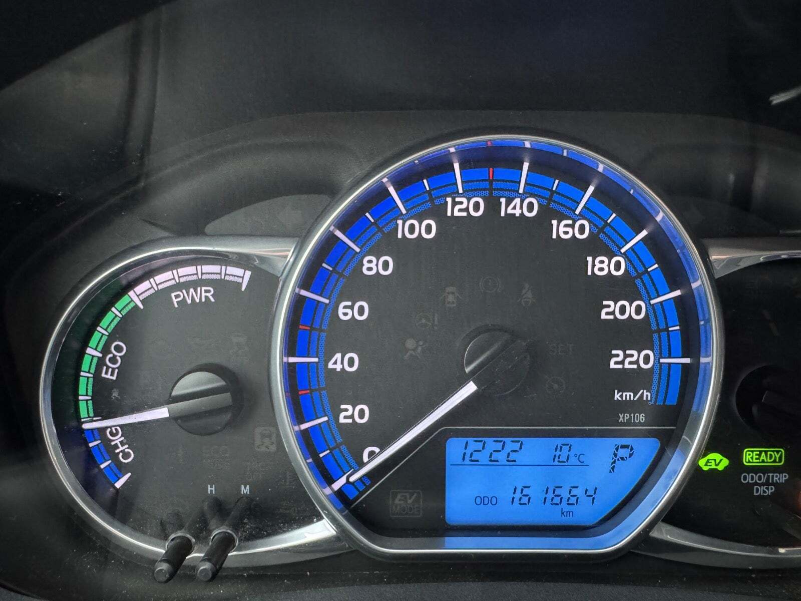 Grå Toyota Yaris fra 2016