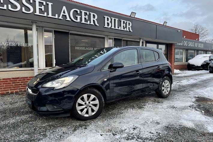 Blå Opel Corsa fra 2019 set udefra