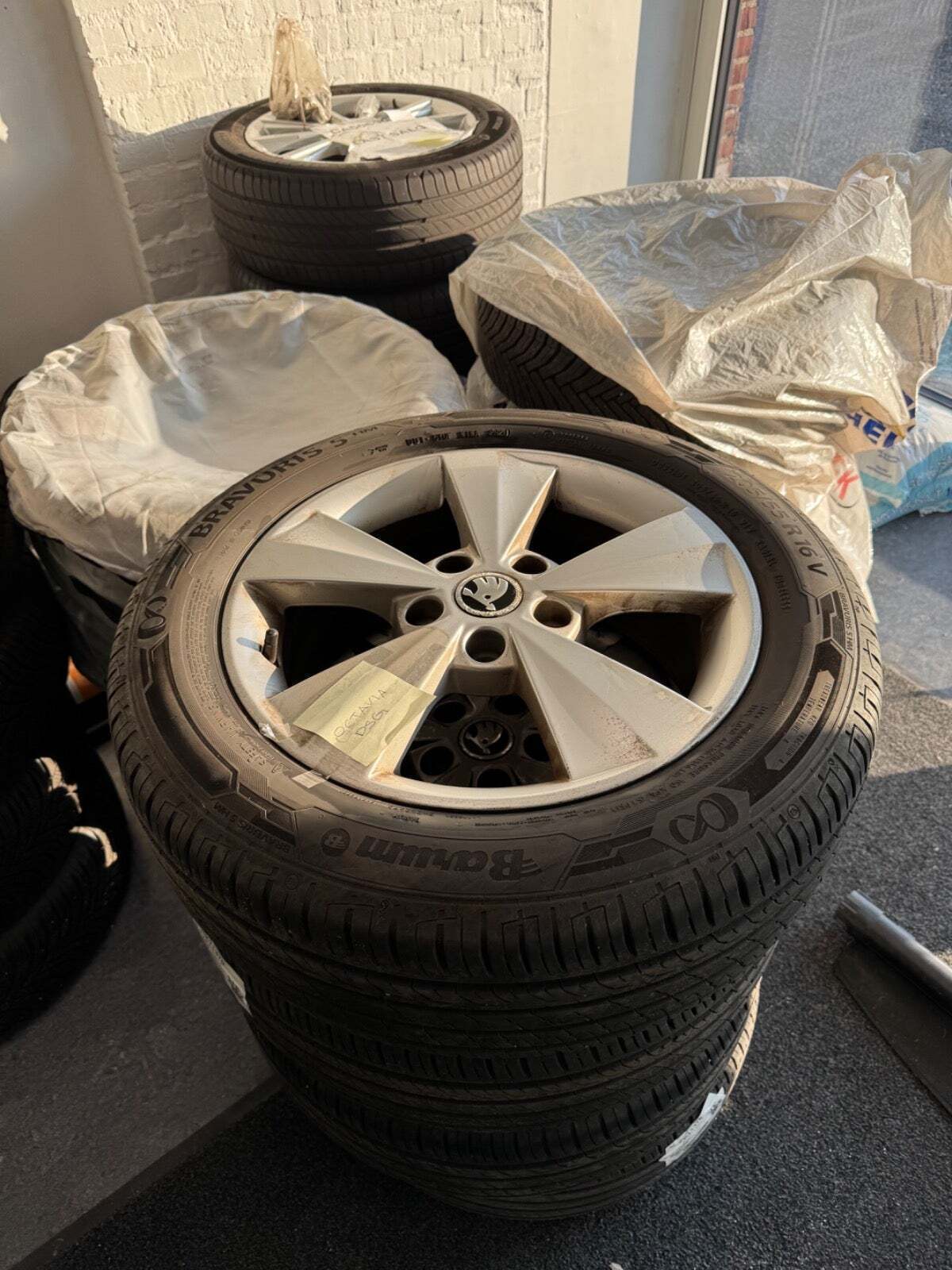 Sort Skoda Octavia fra 2016