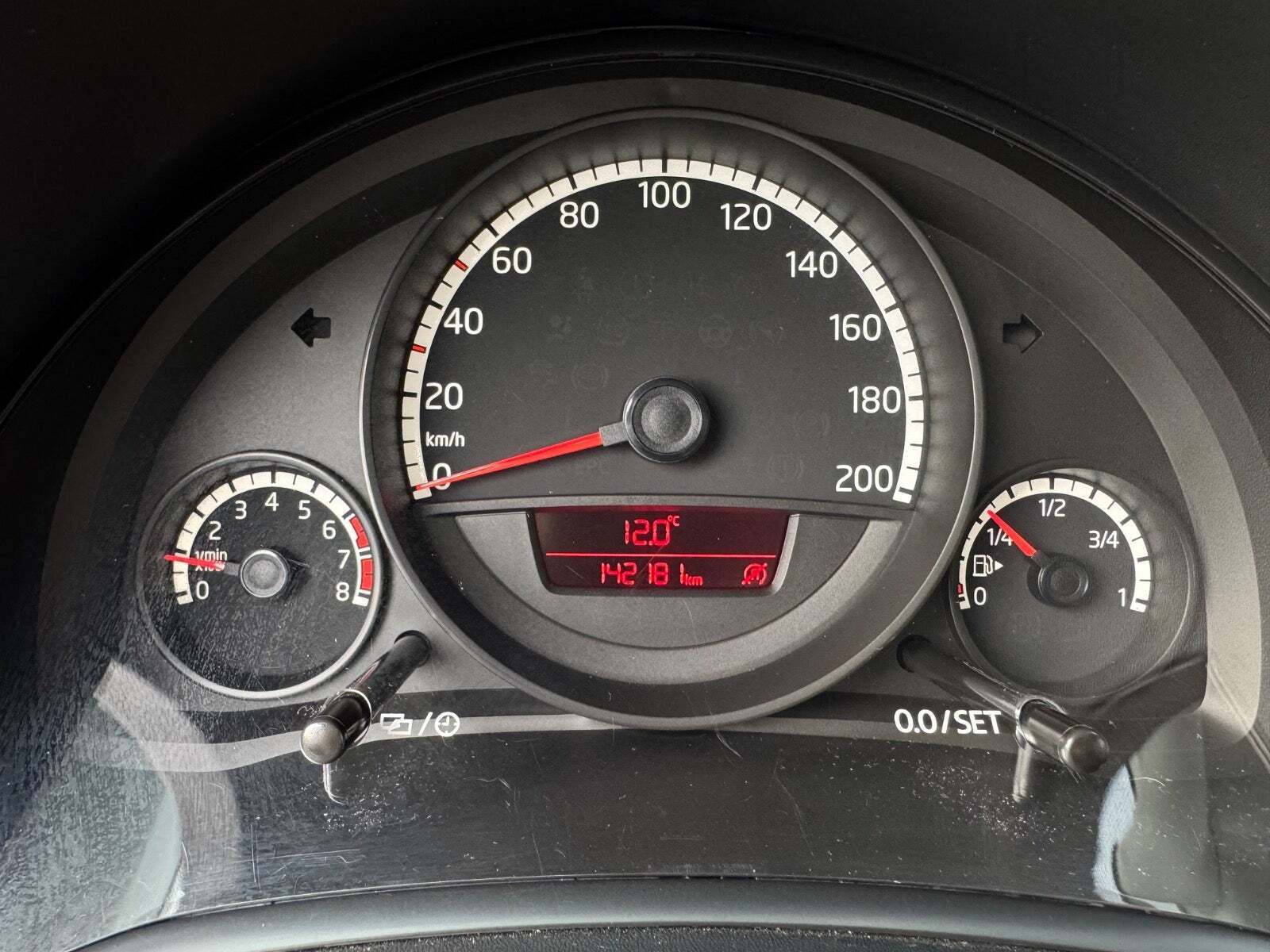 Grå VW UP! fra 2013