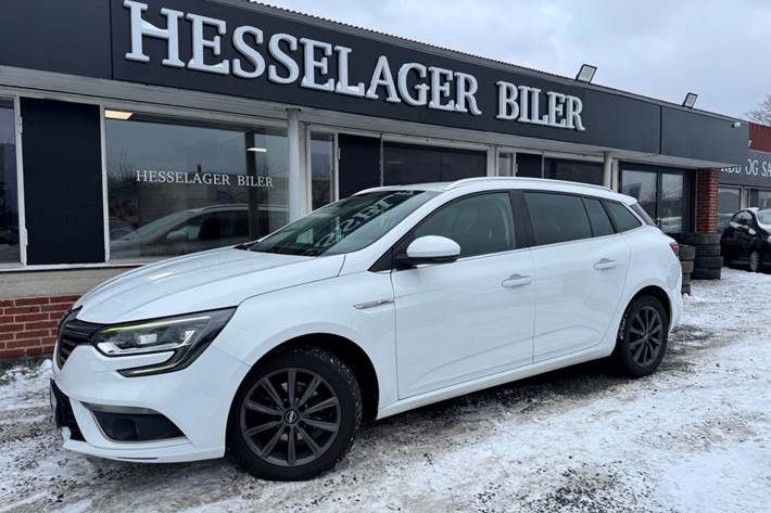 Hvid Renault Megane IV fra 2018 set udefra