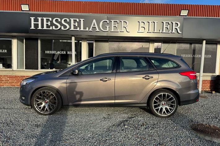 Sølv Ford Focus fra 2016