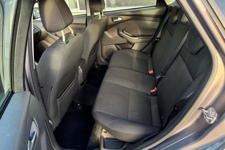 Sølv Ford Focus fra 2016