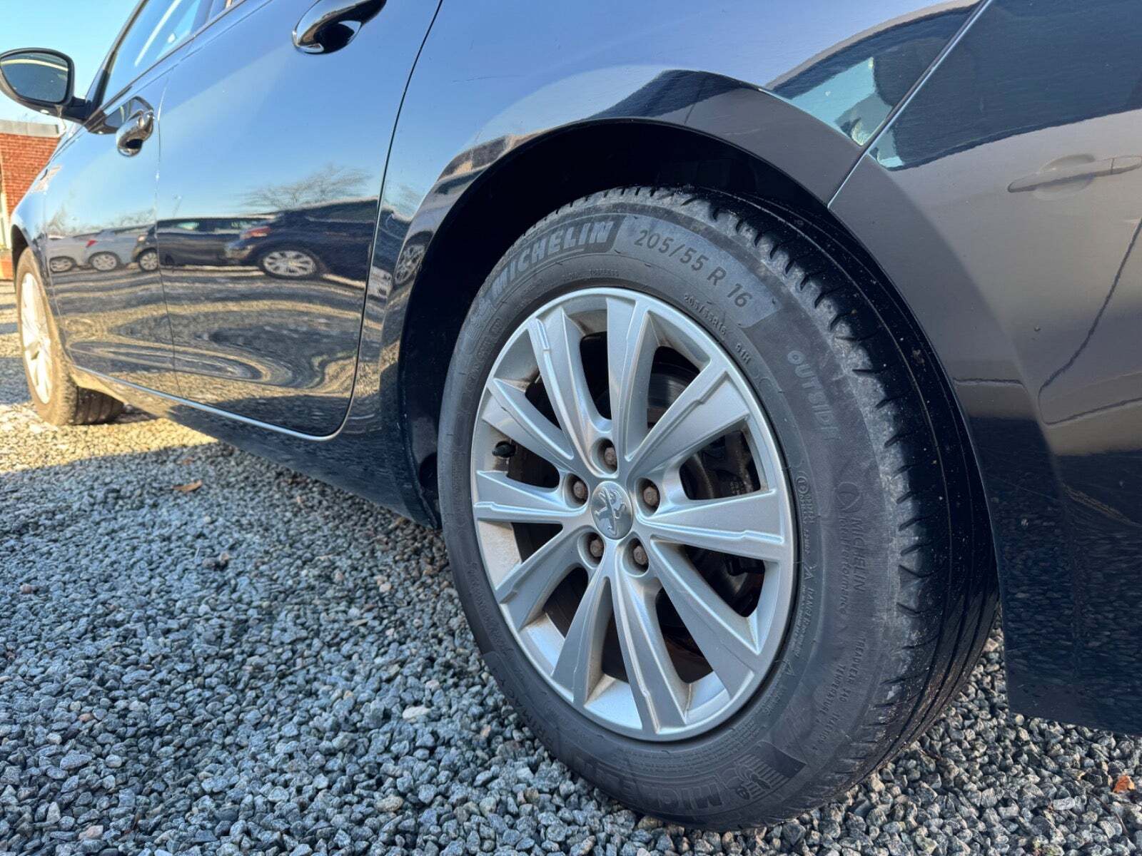 Sort Peugeot 308 fra 2016