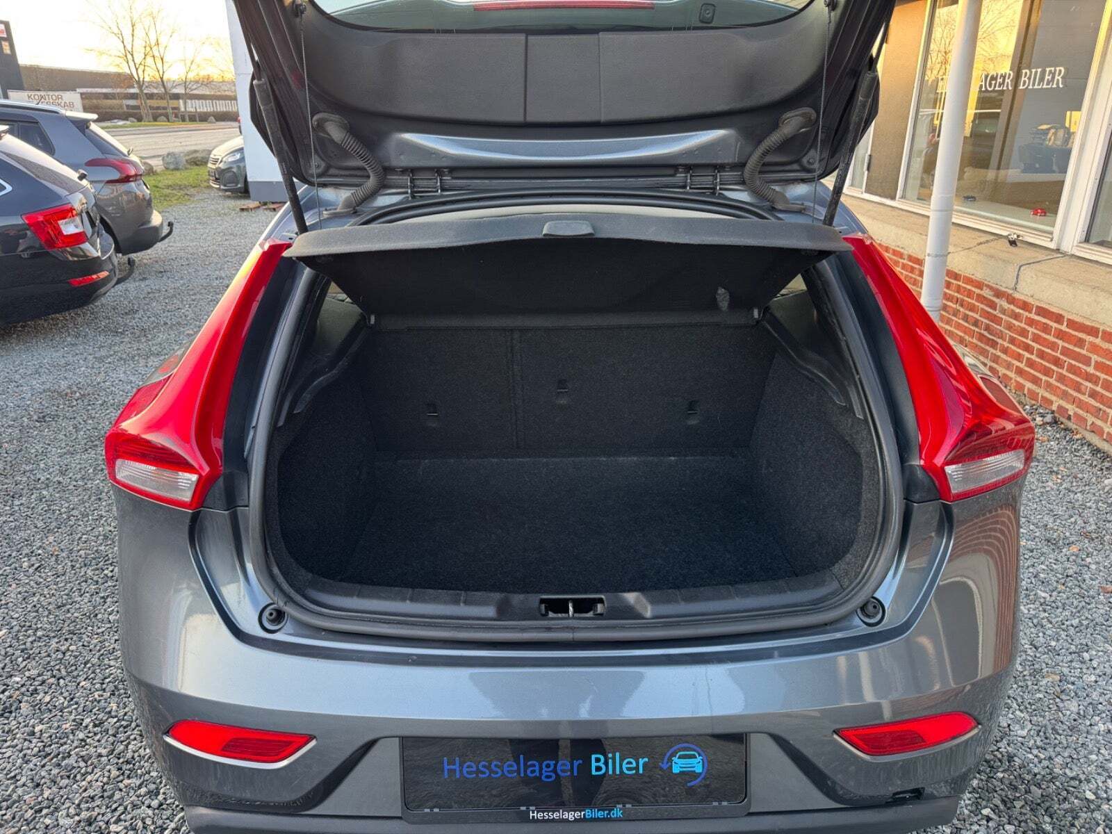 Grå Volvo V40 fra 2014