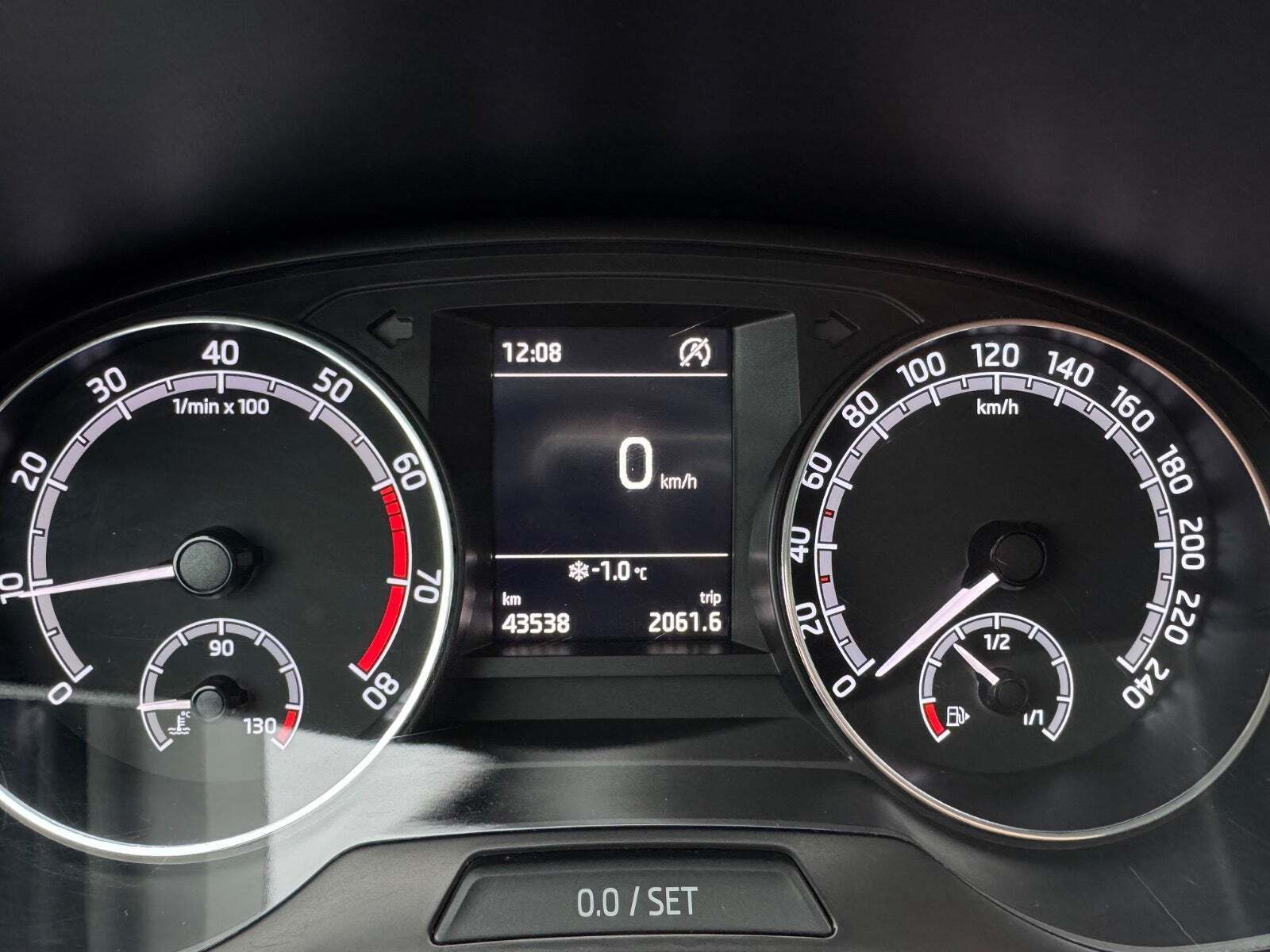 Grå Skoda Fabia fra 2020