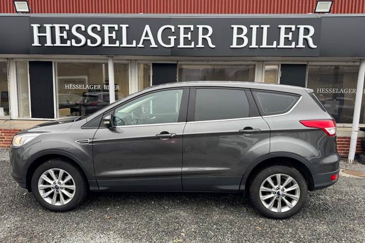 Grå Ford Kuga fra 2016