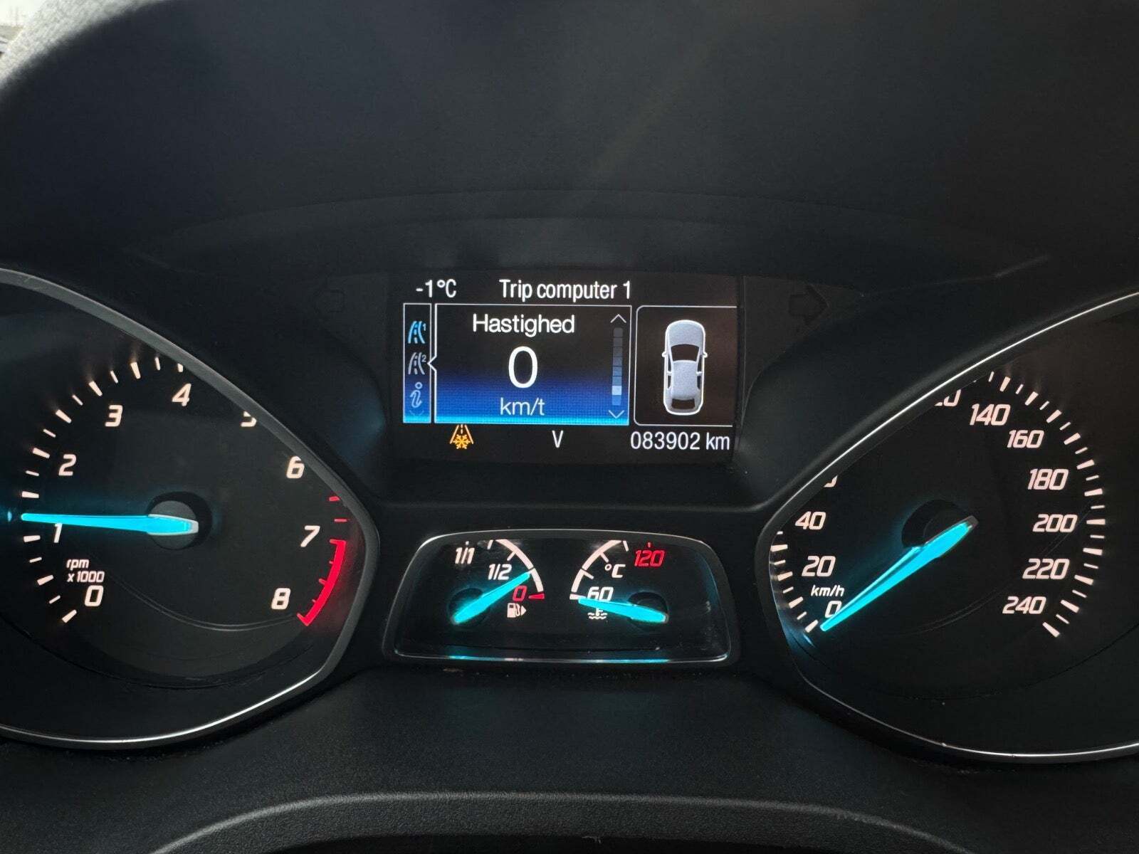 Grå Ford Kuga fra 2016