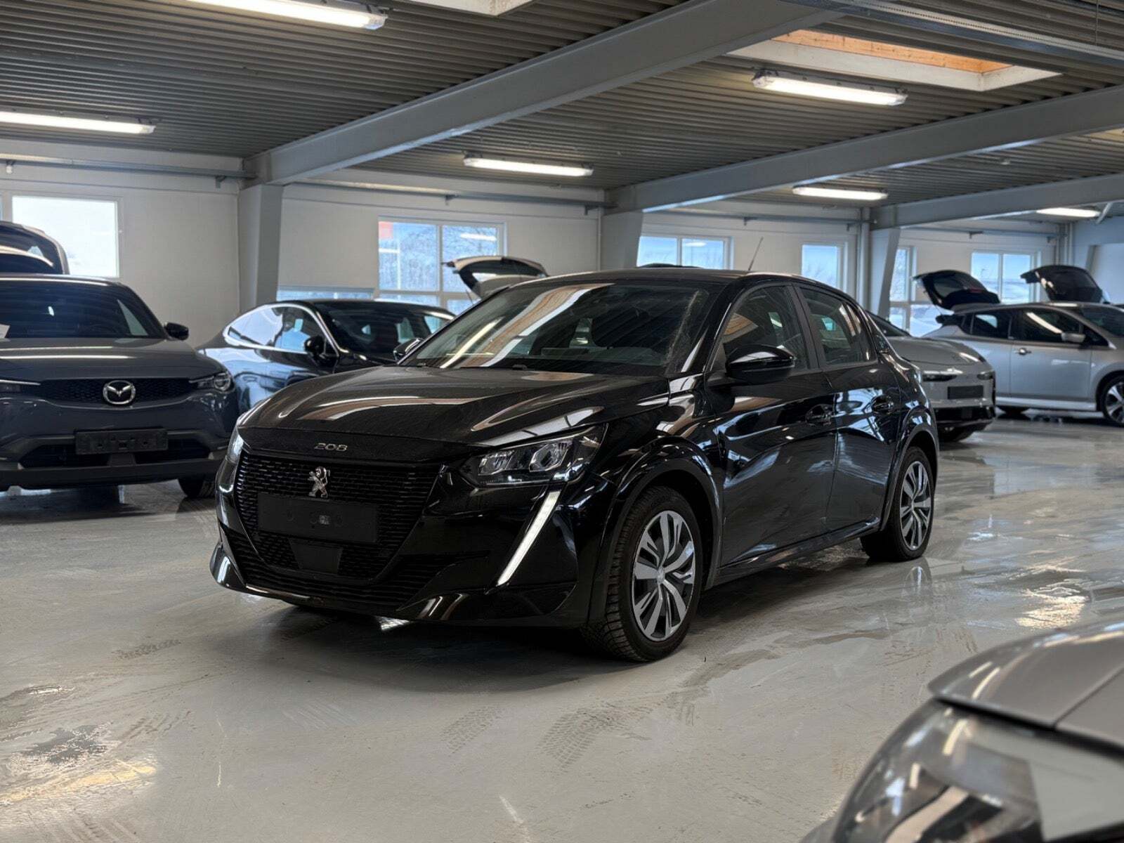 Sort Peugeot e-208 fra 2020