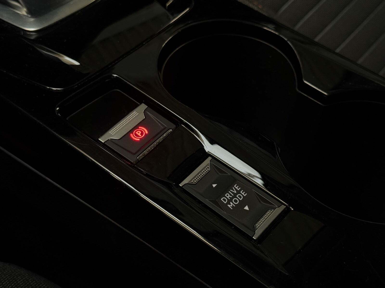 Sort Peugeot e-208 fra 2020