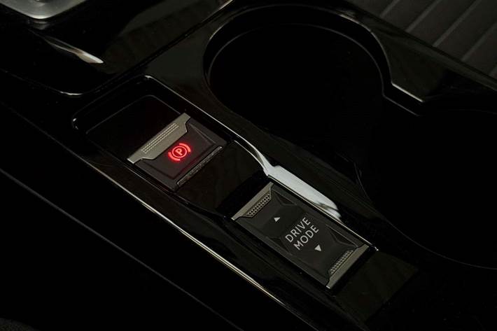 Sort Peugeot e-208 fra 2020