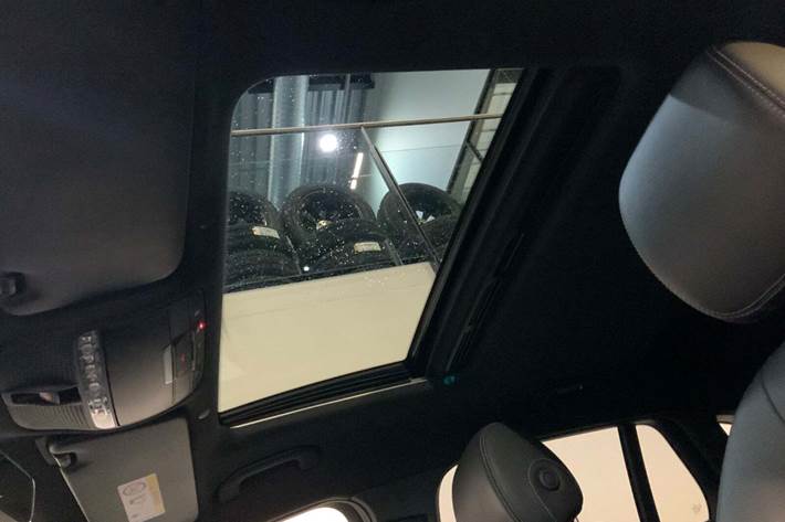 Sølv Mercedes EQC400 fra 2020