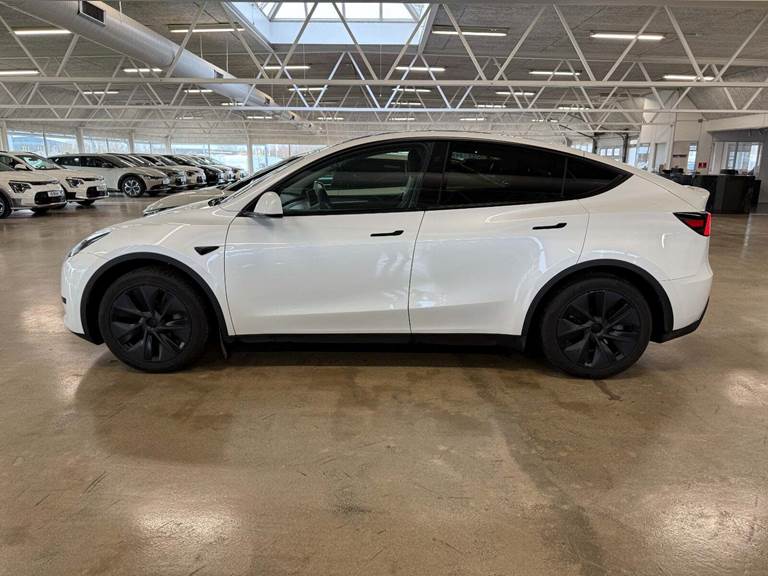 Tesla Model Y Long Range RWD