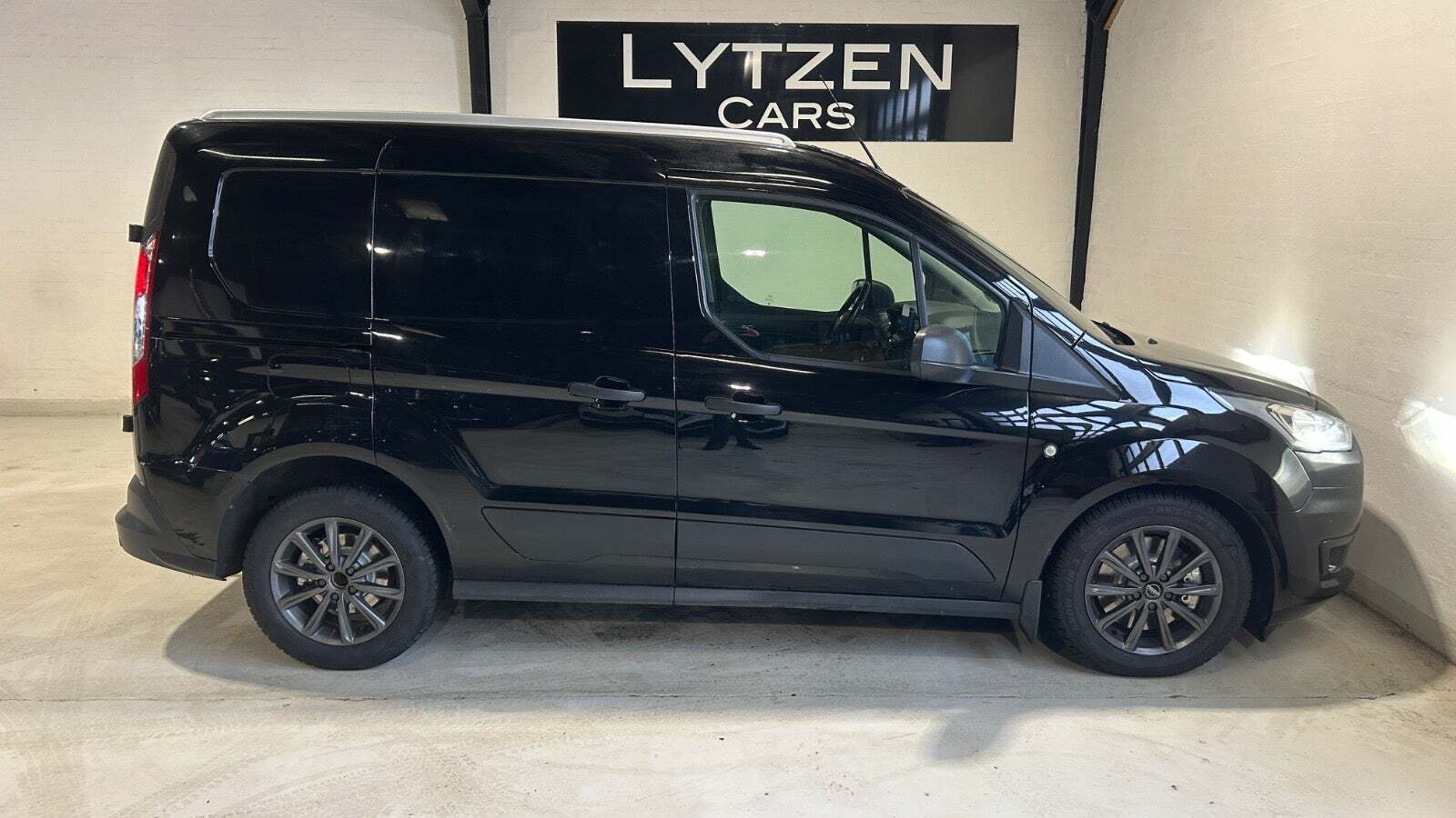 Ford Transit Connect 1,5 EcoBlue Active aut. kort