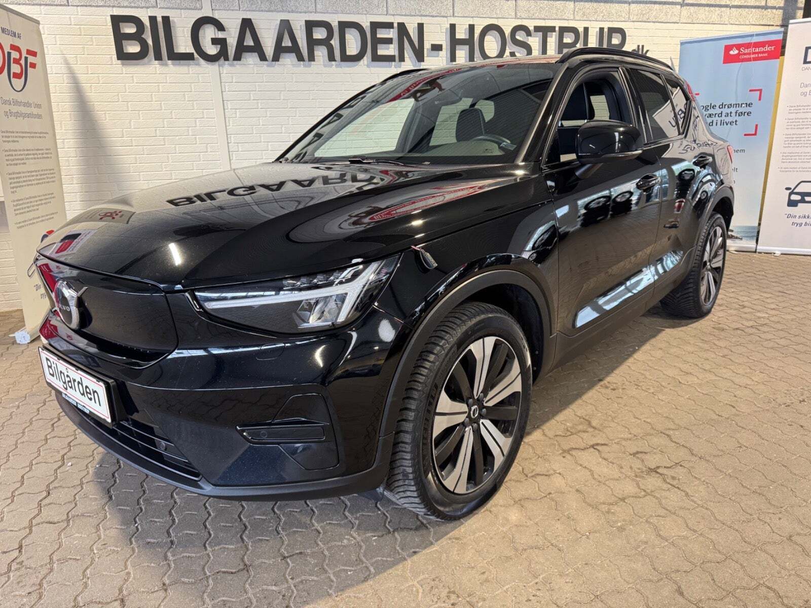 Sort Volvo XC40 fra 2023