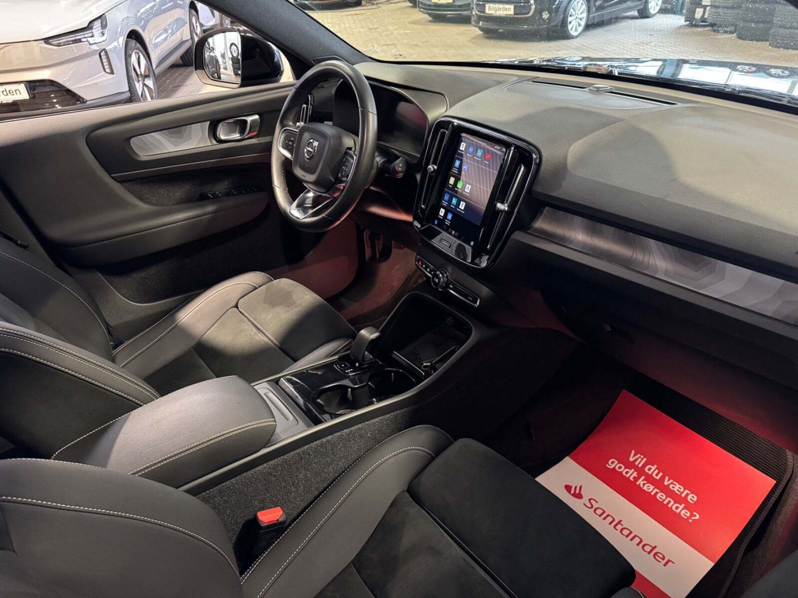 Sort Volvo XC40 fra 2023