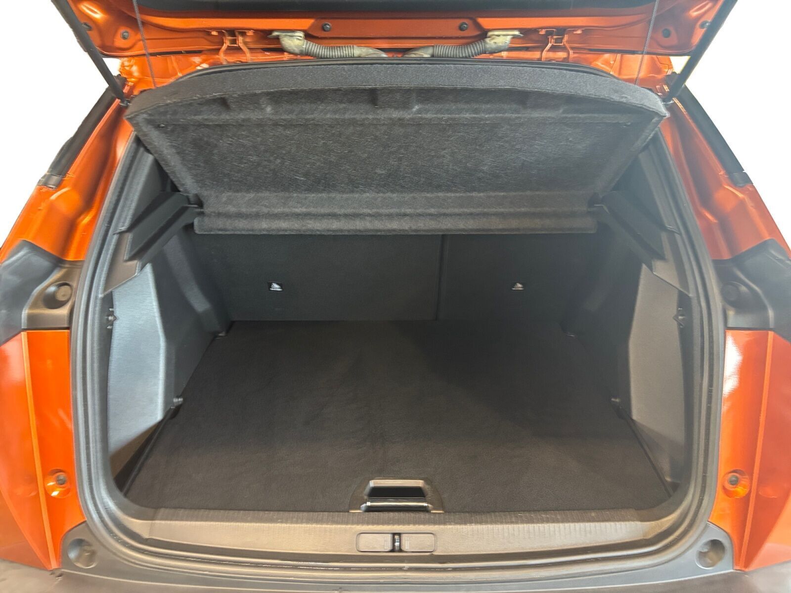 Orange Peugeot e-2008 fra 2021