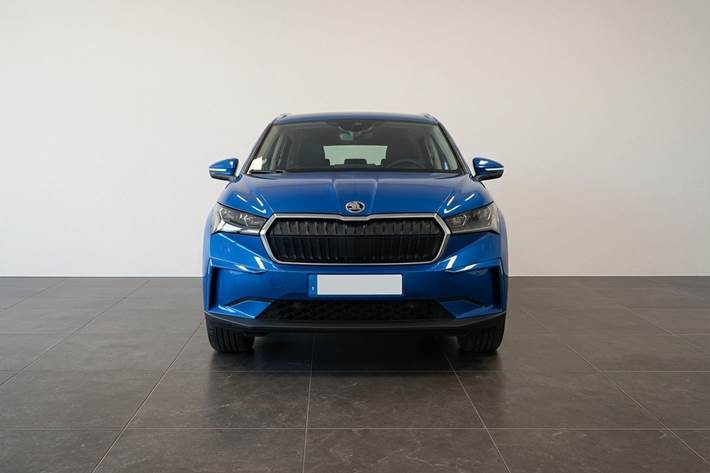 Blå Skoda Enyaq fra 2023
