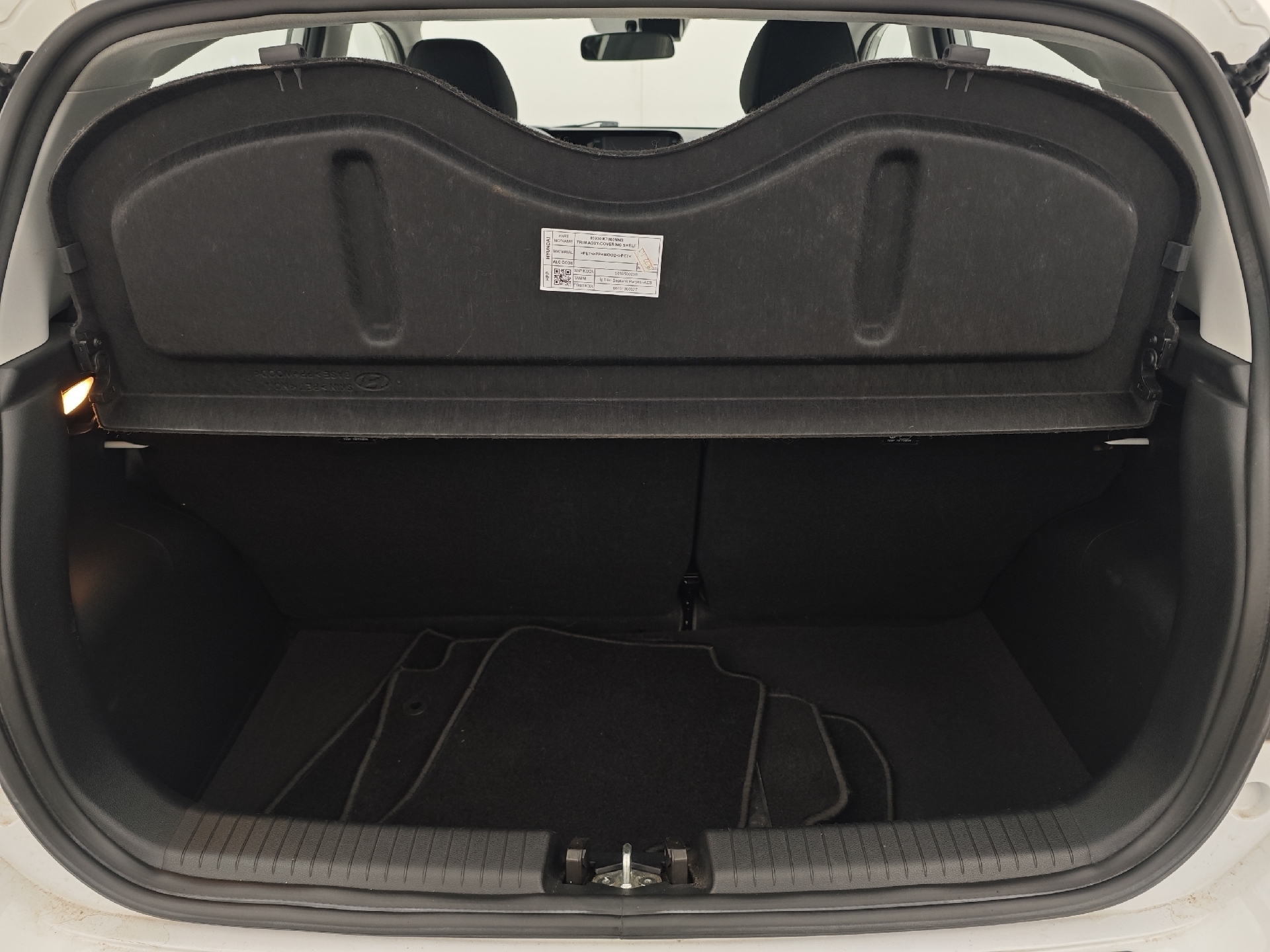 Hvid Hyundai i10 fra 2021