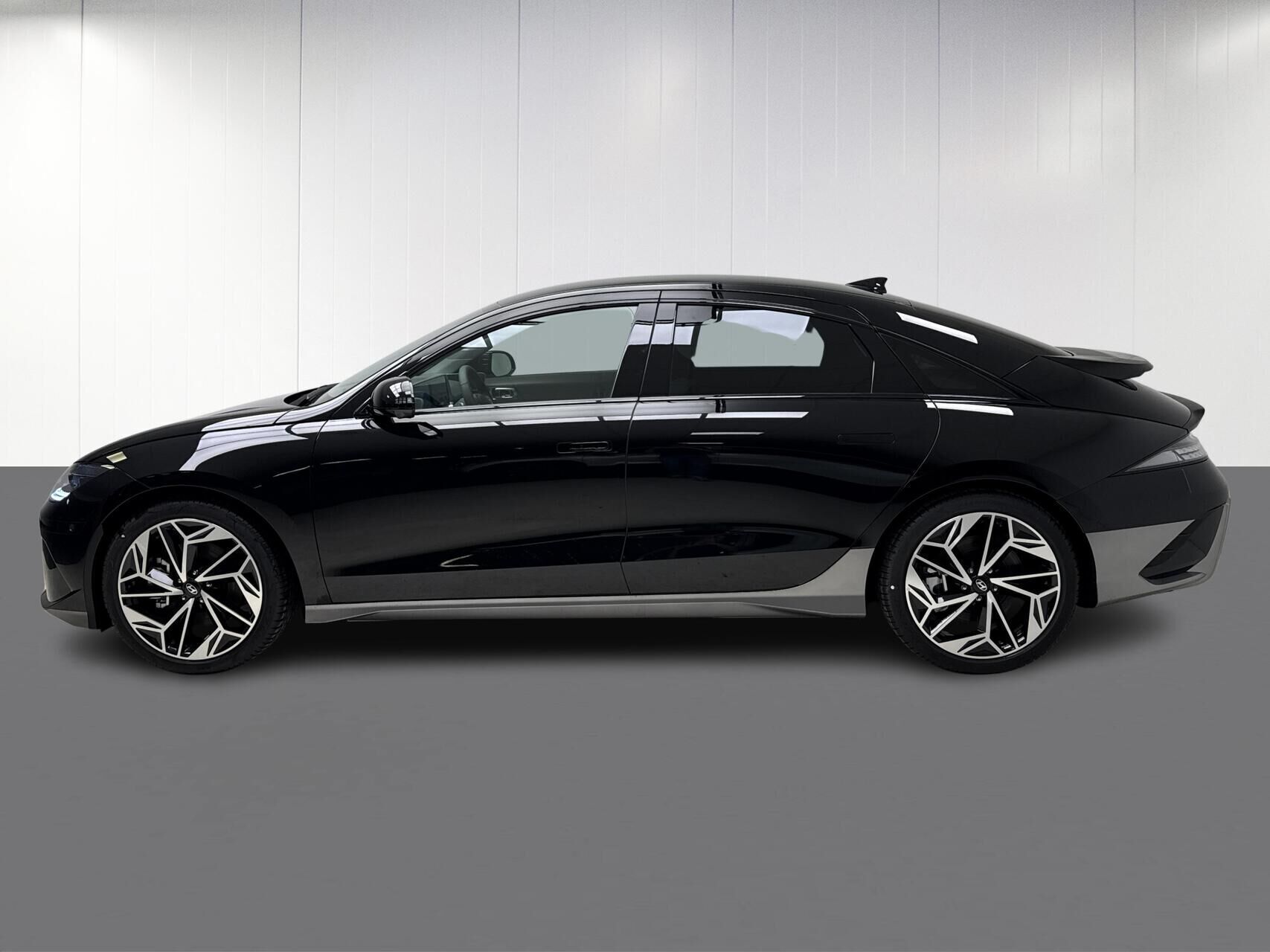 Hyundai Ioniq 6 Electric 77,4 kWh Ultimate 229HK Aut.