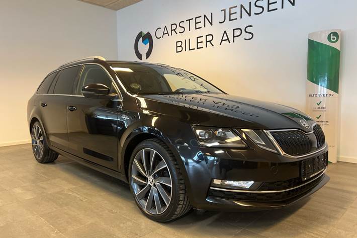 Sort Skoda Octavia fra 2018
