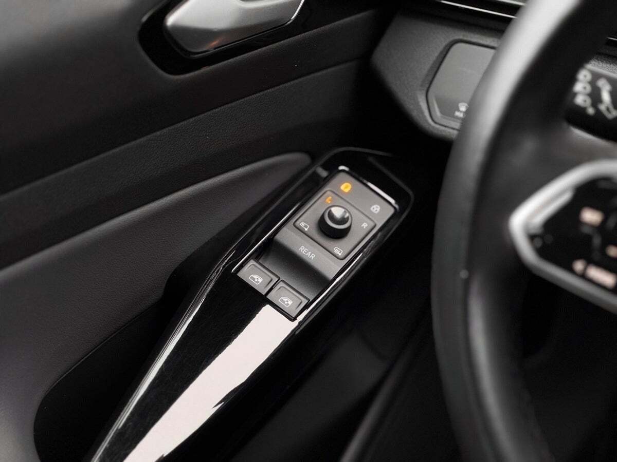 Grå VW ID.4 fra 2023