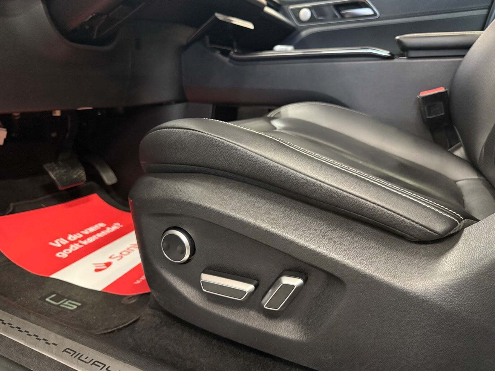 Hvid Aiways U5 fra 2022