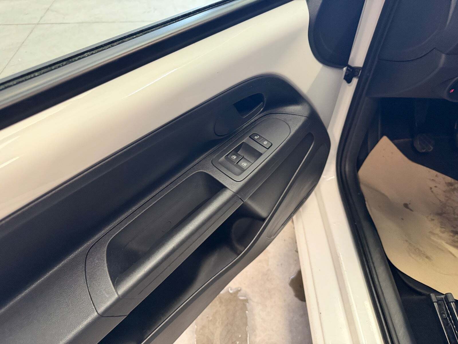 Hvid VW UP! fra 2017