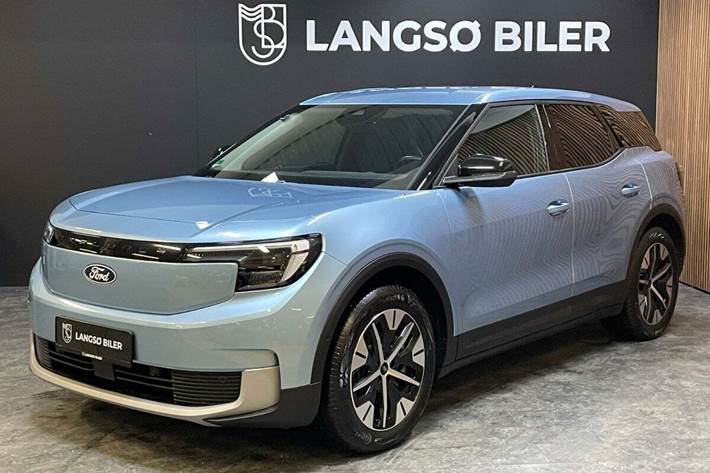 Blå Ford Explorer fra 2024 set udefra