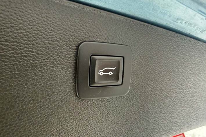 Blå Opel Astra fra 2017