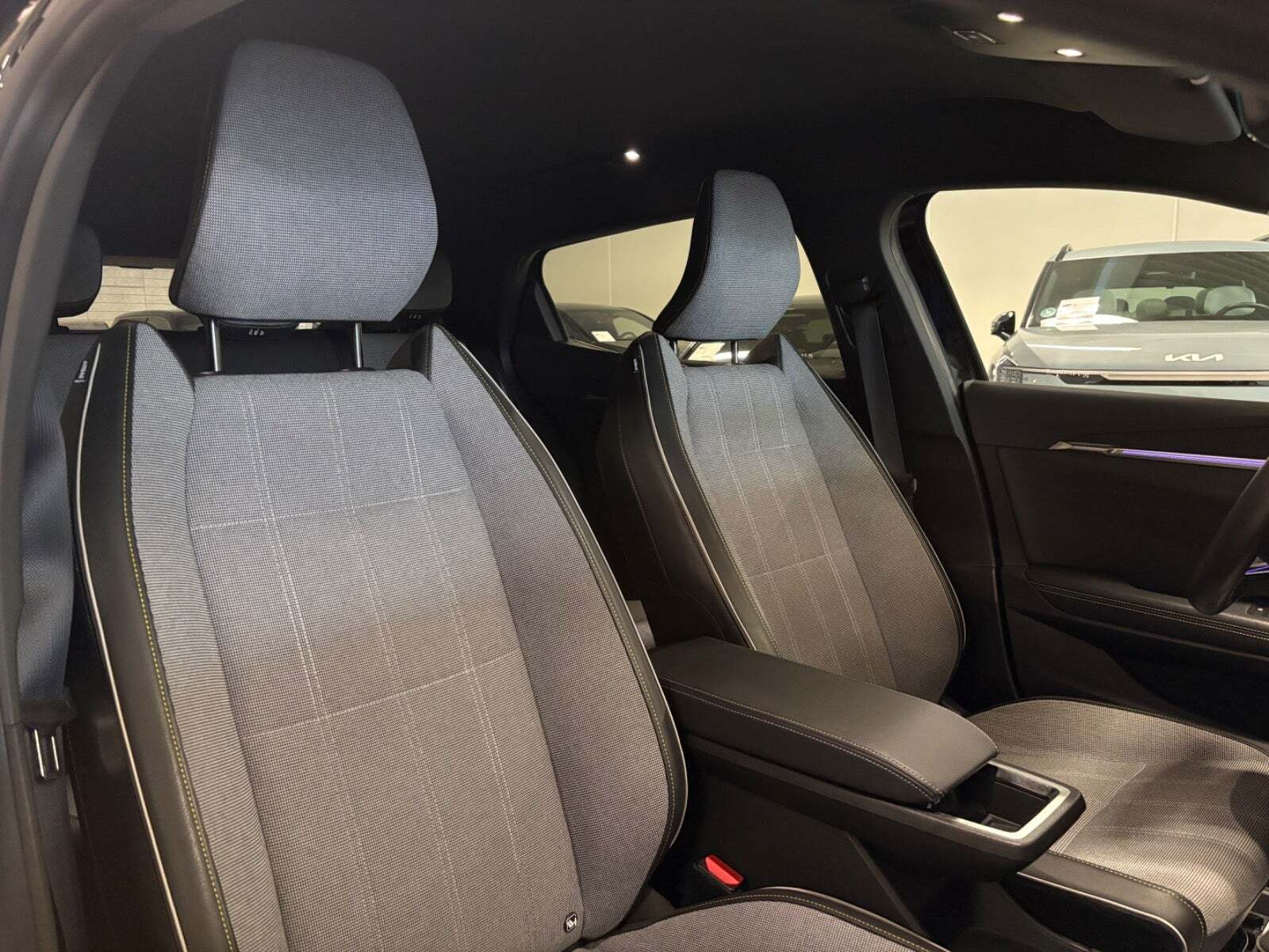 Sort Renault Megane E-Tech fra 2024