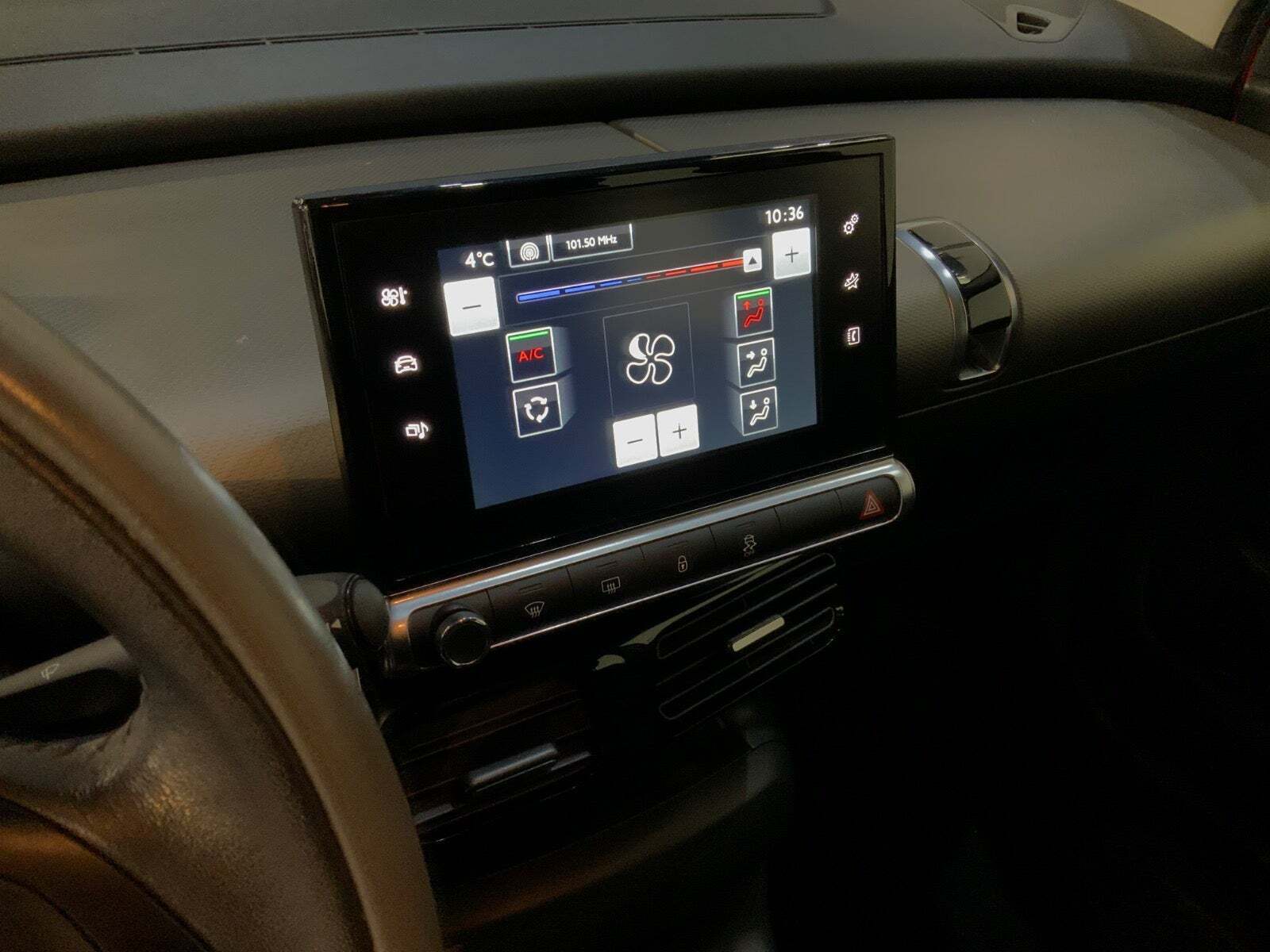 Rød Citroën C4 Cactus fra 2014