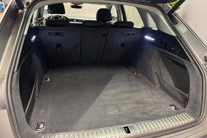 Grå Audi e-tron fra 2020