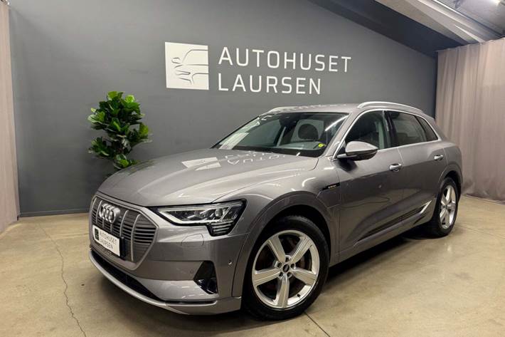 Grå Audi e-tron fra 2020 set udefra