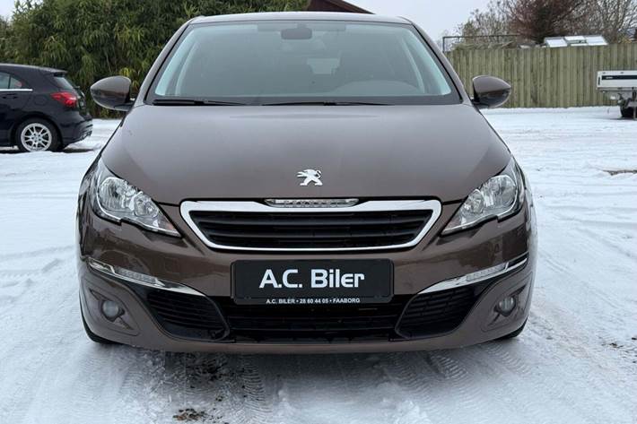Brun Peugeot 308 fra 2014