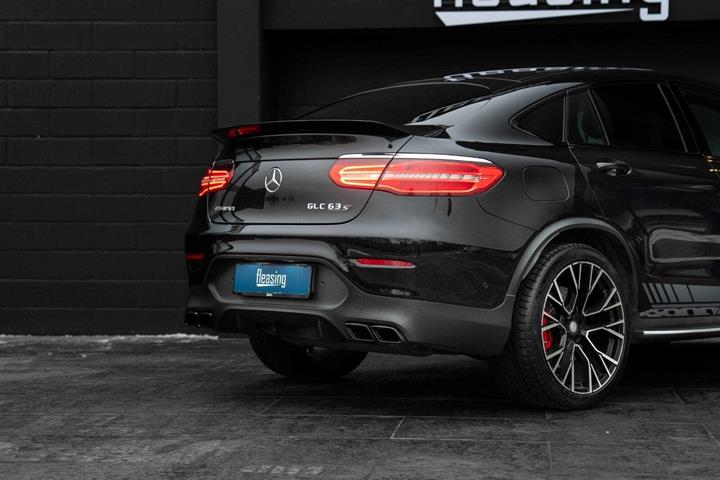 Sort Mercedes GLC63 fra 2018