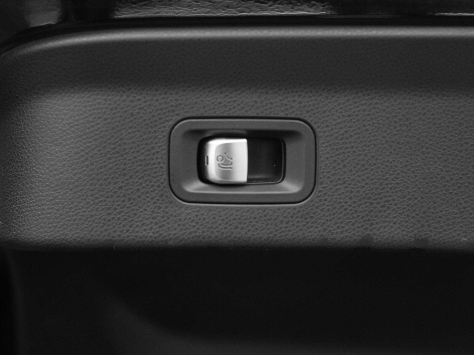 Sort Mercedes GLC63 fra 2018