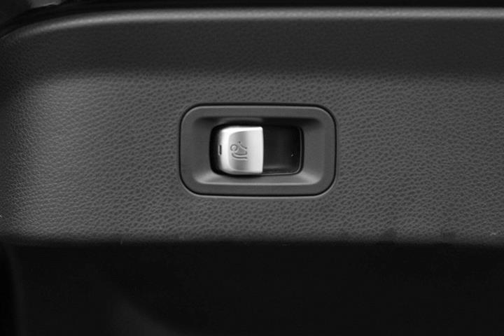 Sort Mercedes GLC63 fra 2018