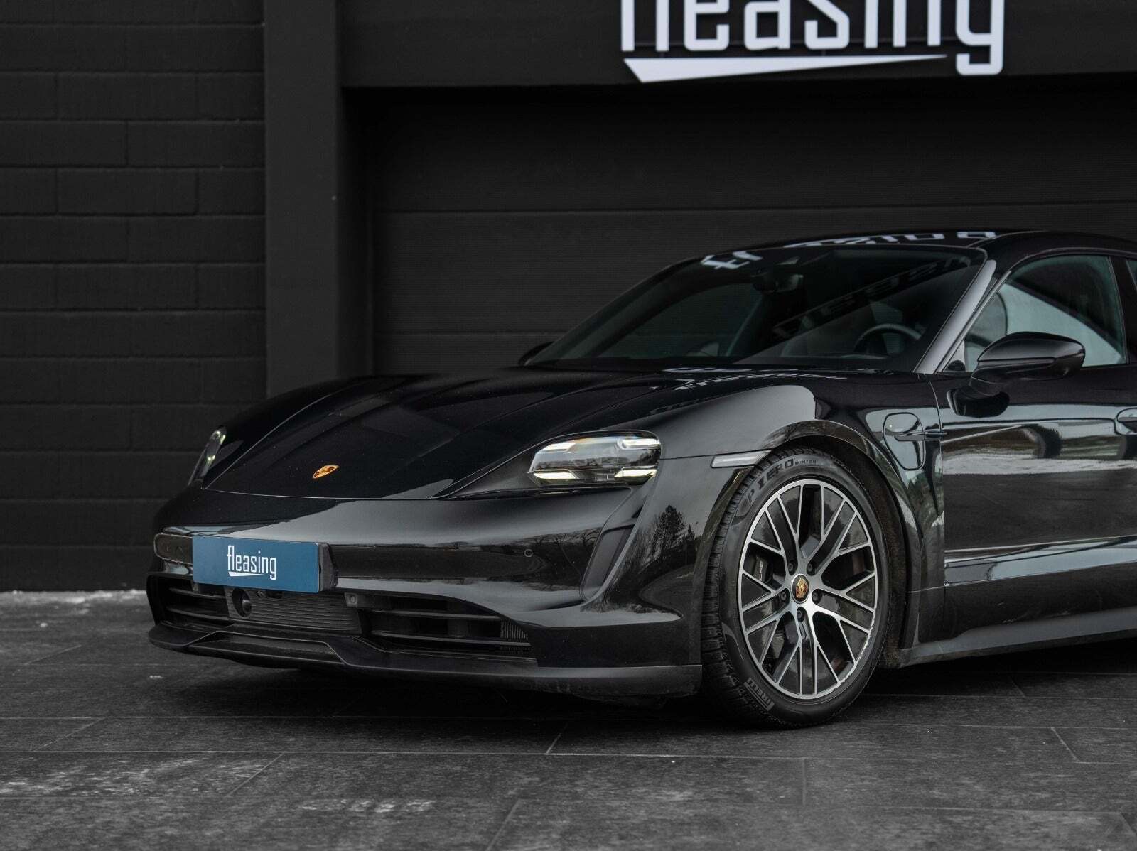 Porsche Taycan Performance+